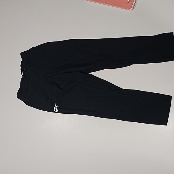 Black sweats pants and booty shorts - Picture 2 of 3